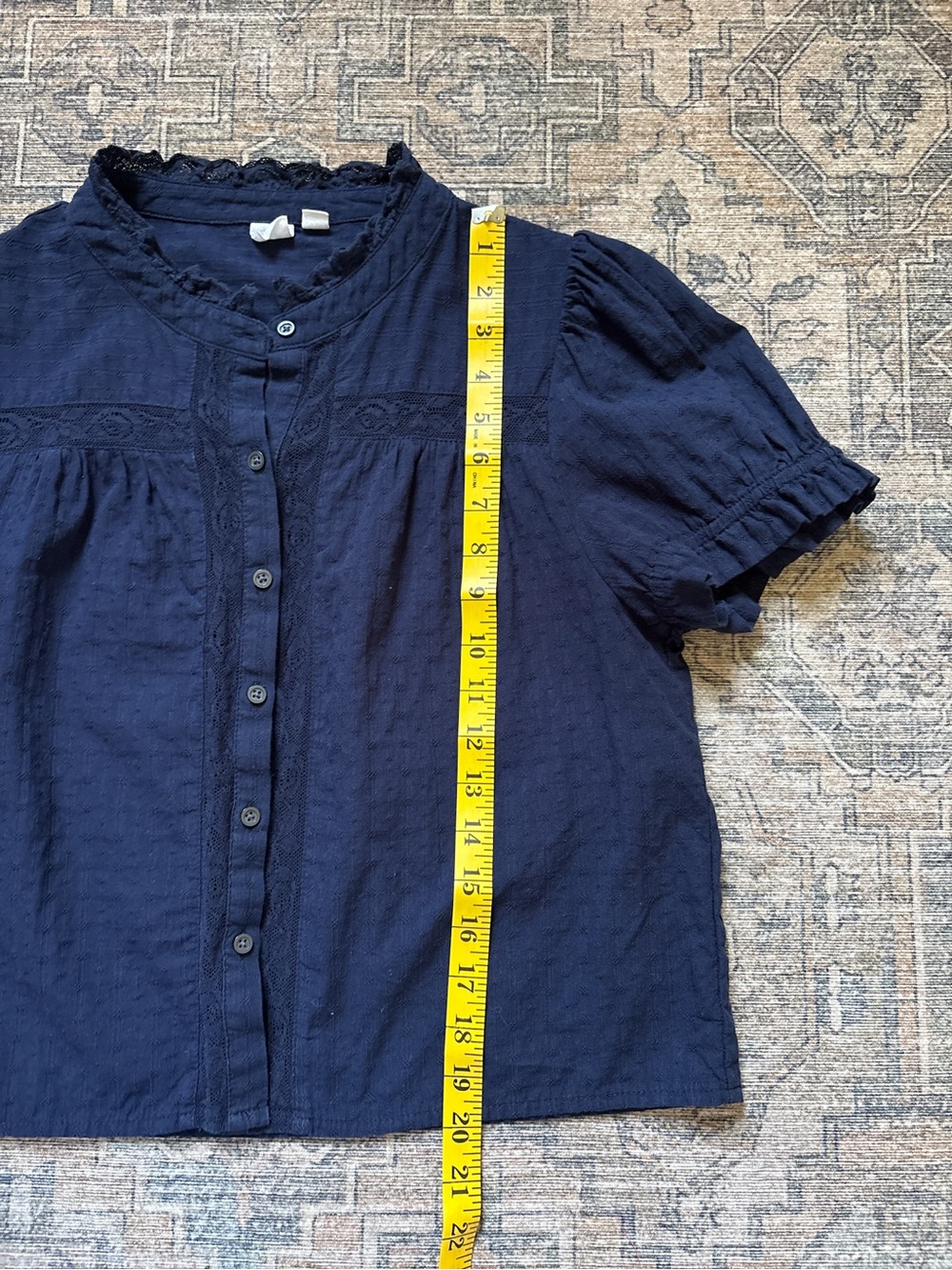 *SOLD* GAP Relaxed Lace Puff Sleeve Top – 100% cotton - Navy | Medium - Picture 7 of 10